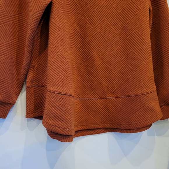 BloomChic Rust Textured Top - Picture 2 of 8